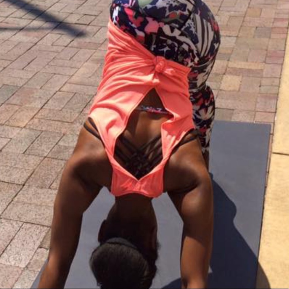 Lululemon pink trapeze twist tank size 6